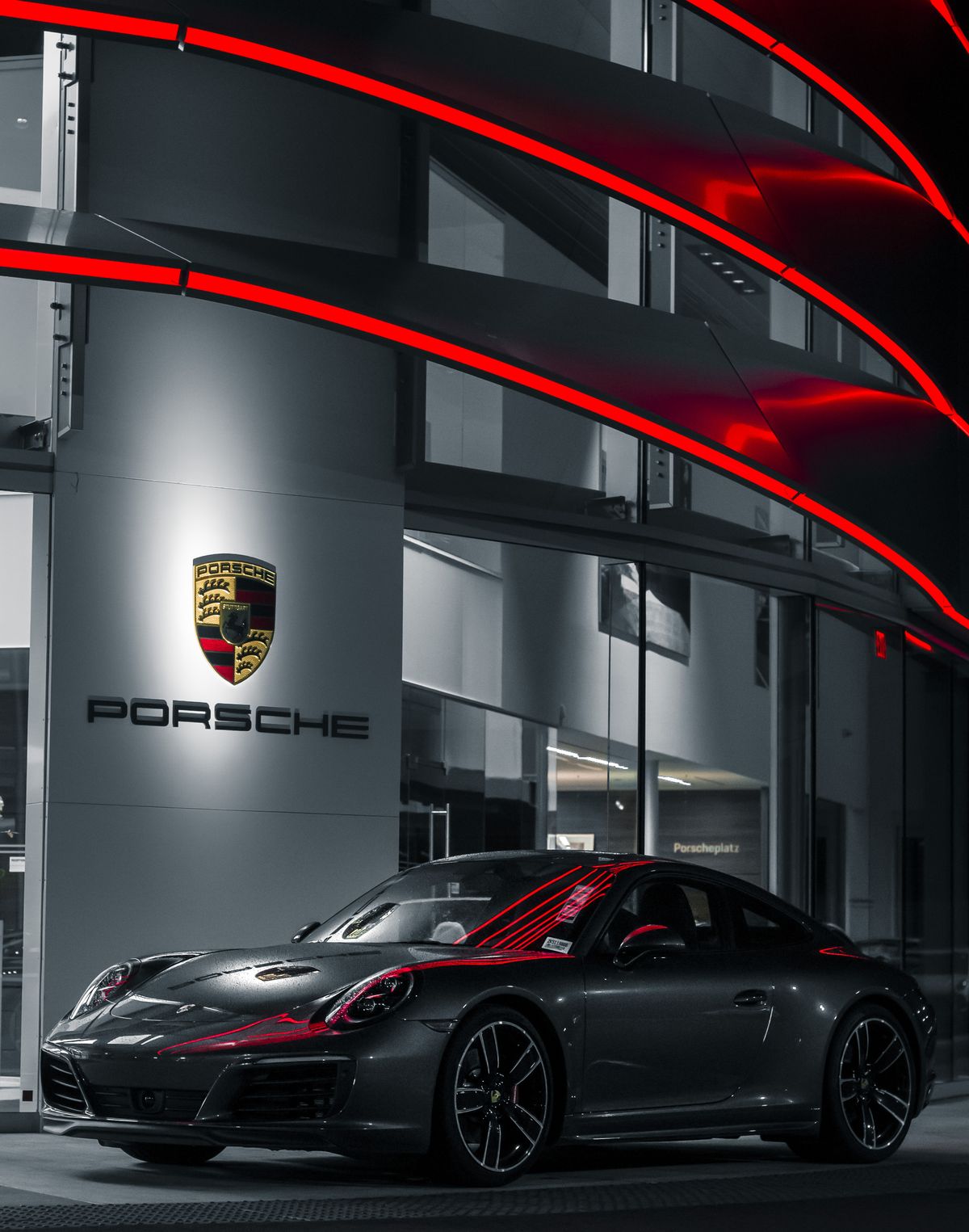 Porsche Centre Luanda Nocturno